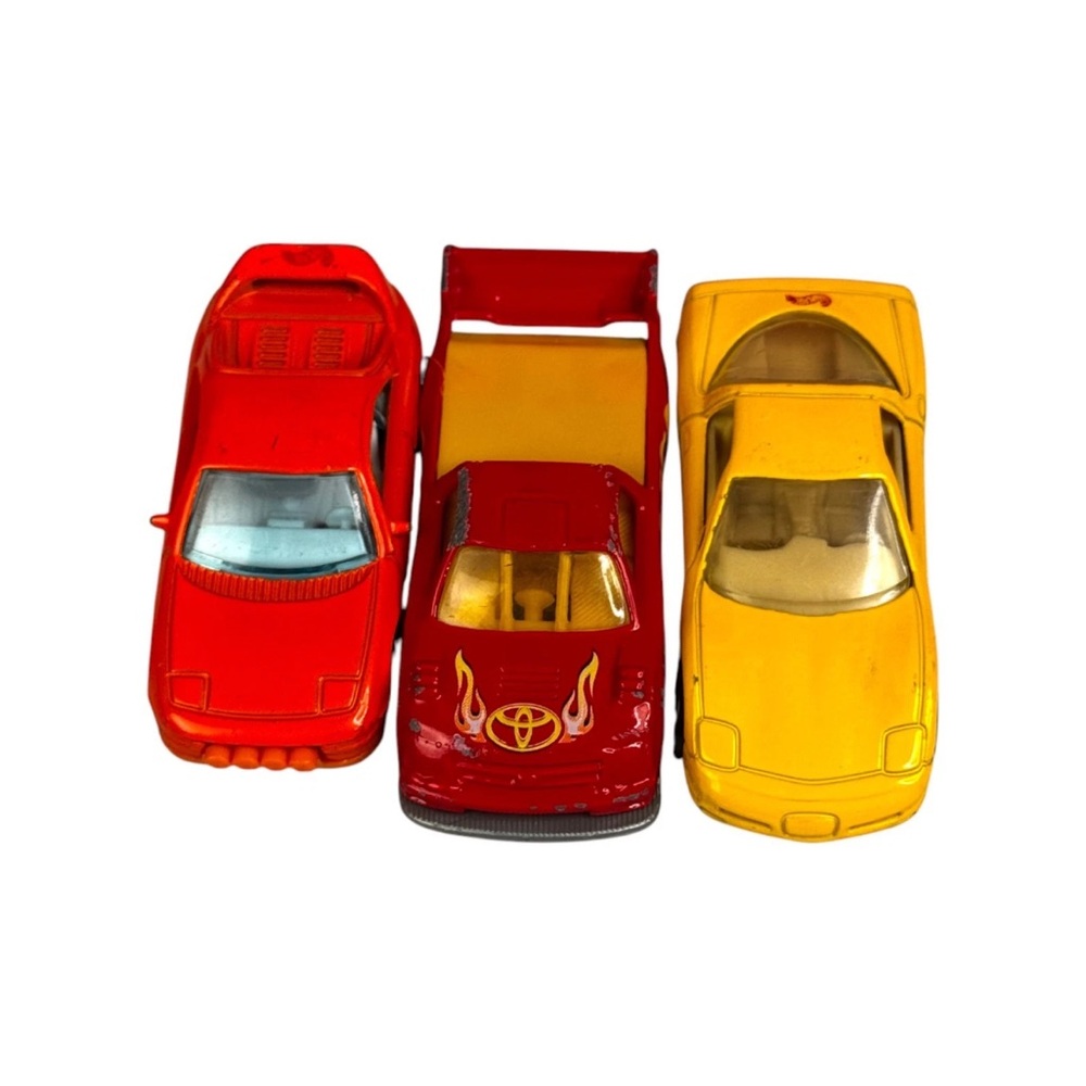 Vintage Hot Wheel Toy Cars Lot of 3 1999 Peak Tacoma,Toyota MR2,'97 Corvette